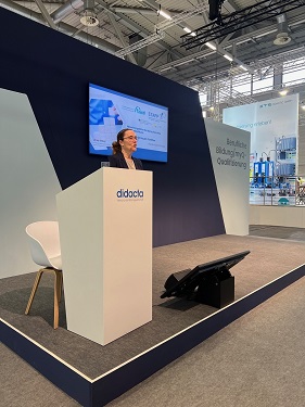 Ulrike Weber, Fachvortrag TQ didacta 2026 Ulrike Weber (faw) hält einen Fachvortrag zum Thema Teilqualifizierungen auf der Bildungsmesse didacta